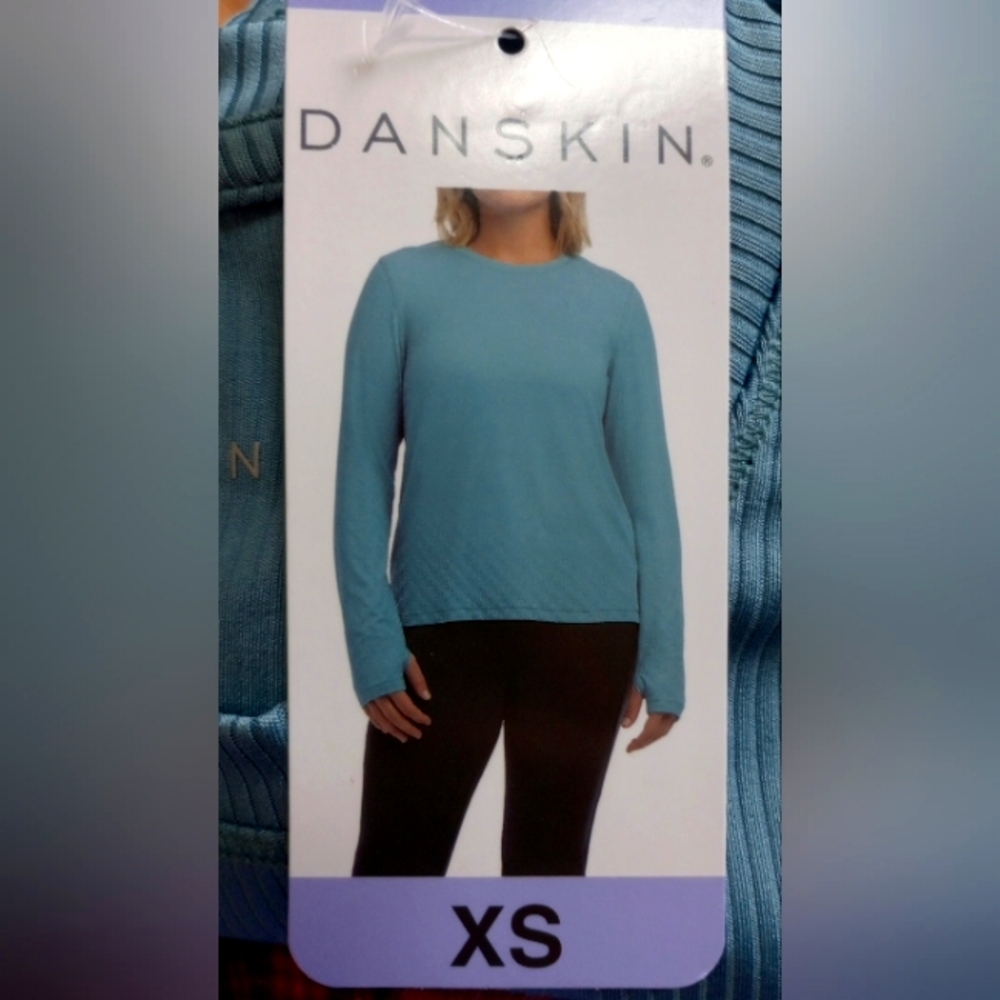 Danskin Ultimate Long Sleeve Tee XS New!